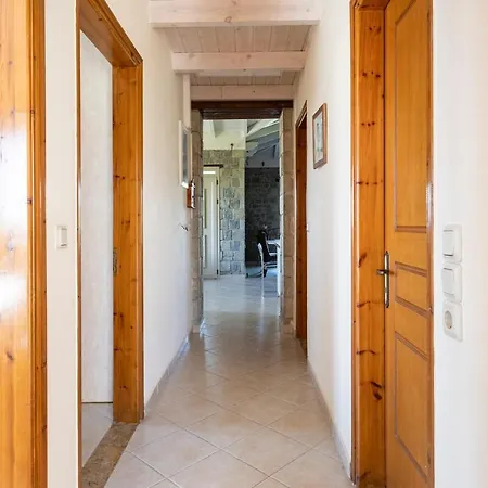 Βίλα Aeon - Stone House With Sea View Lachanada